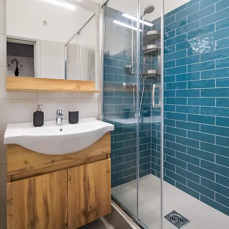 Downtown House Blue شقة *